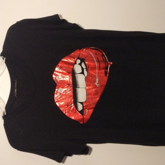 Rags to Riches Red Lips 👄 Top - Picture 1 of 3
